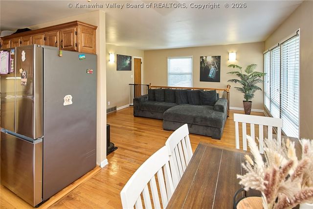 877 S Washington Street, St Albans, WV 25177