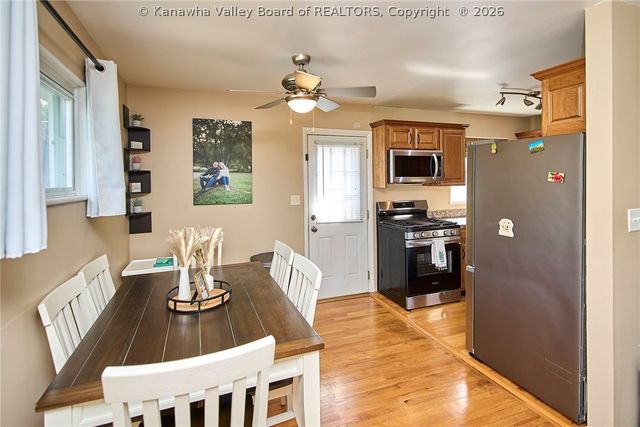 877 S Washington Street, St Albans, WV 25177