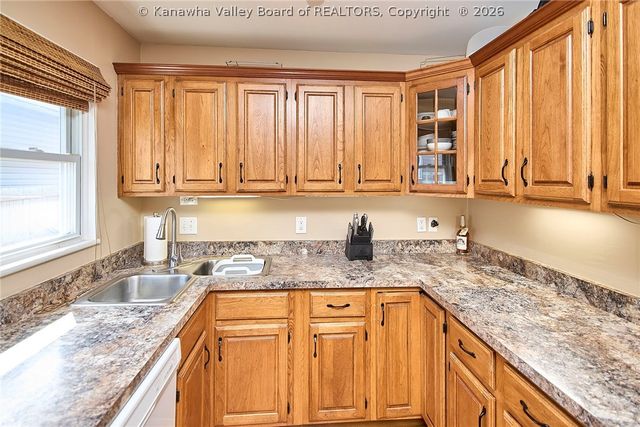 877 S Washington Street, St Albans, WV 25177