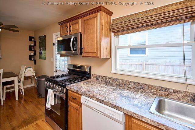 877 S Washington Street, St Albans, WV 25177