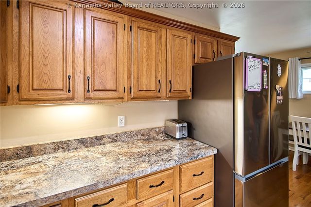 877 S Washington Street, St Albans, WV 25177