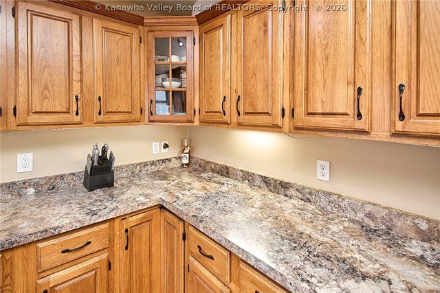877 S Washington Street, St Albans, WV 25177