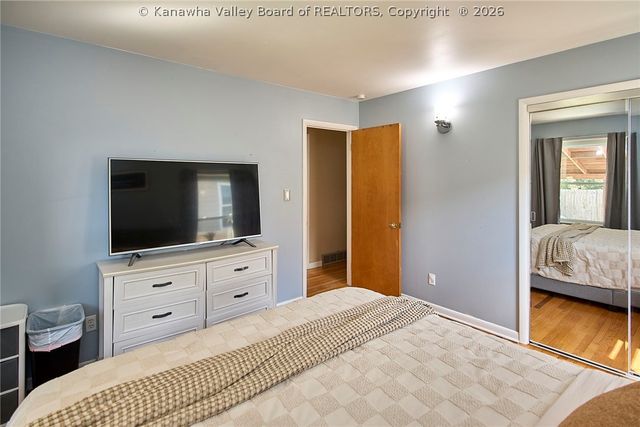 877 S Washington Street, St Albans, WV 25177