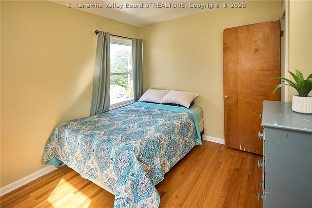877 S Washington Street, St Albans, WV 25177