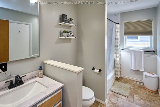 877 S Washington Street, St Albans, WV 25177