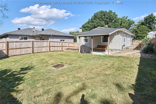 877 S Washington Street, St Albans, WV 25177