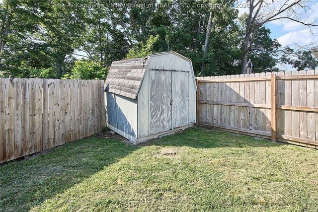 877 S Washington Street, St Albans, WV 25177