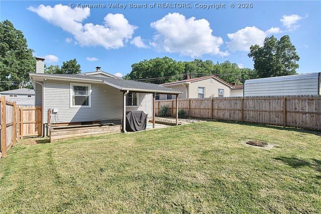 877 S Washington Street, St Albans, WV 25177