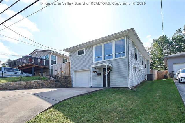 877 S Washington Street, St Albans, WV 25177
