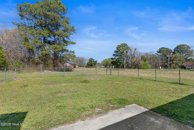 100 Burrell Lane, Richlands, NC 28574