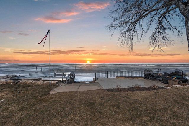 4813 EDGEWATER BEACH ROAD, Green Bay, WI 54311
