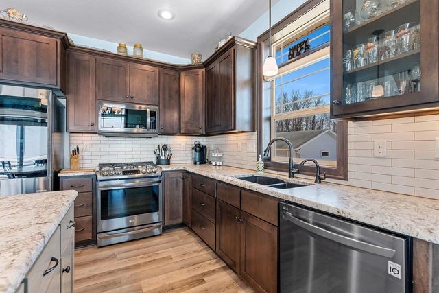 4813 EDGEWATER BEACH ROAD, Green Bay, WI 54311