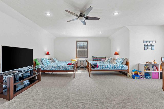 4813 EDGEWATER BEACH ROAD, Green Bay, WI 54311