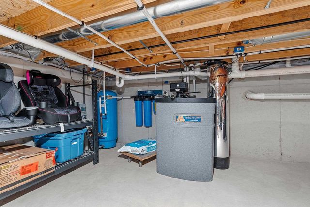 4813 EDGEWATER BEACH ROAD, Green Bay, WI 54311