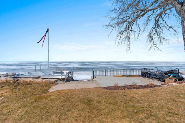 4813 EDGEWATER BEACH ROAD, Green Bay, WI 54311
