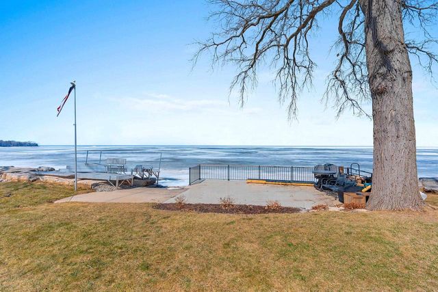 4813 EDGEWATER BEACH ROAD, Green Bay, WI 54311