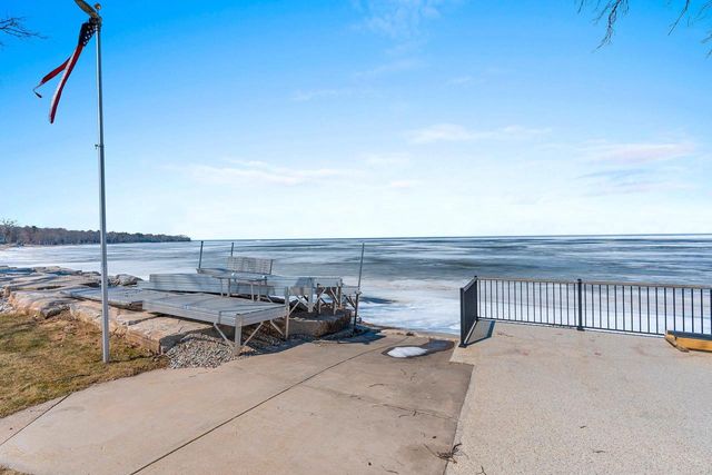 4813 EDGEWATER BEACH ROAD, Green Bay, WI 54311