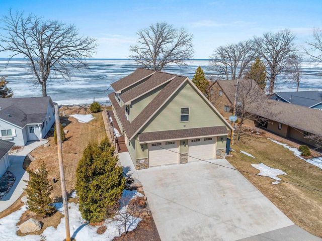 4813 EDGEWATER BEACH ROAD, Green Bay, WI 54311