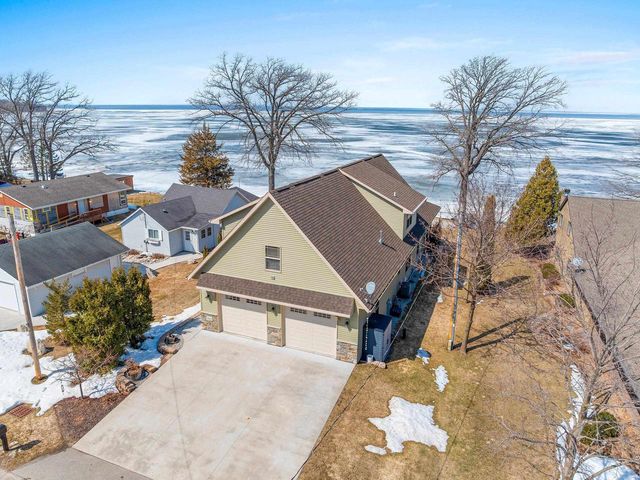 4813 EDGEWATER BEACH ROAD, Green Bay, WI 54311