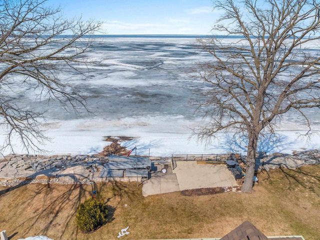 4813 EDGEWATER BEACH ROAD, Green Bay, WI 54311