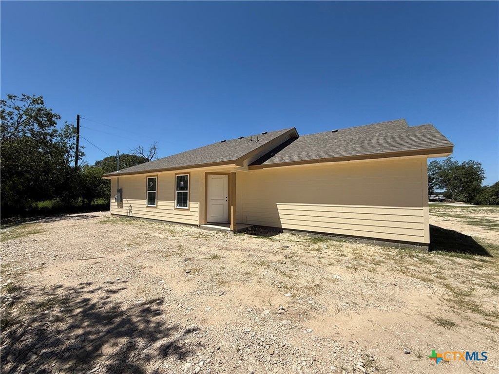 1712 East Avenue J, Lampasas, TX 76550