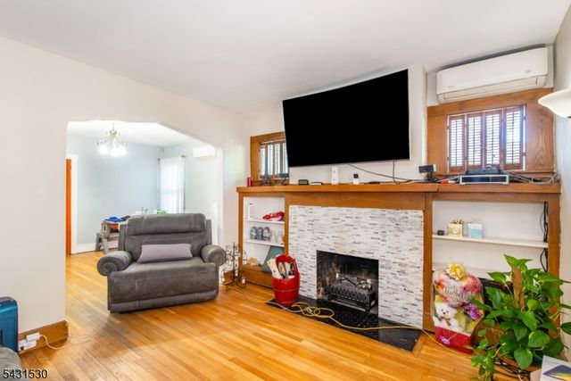 1265 Longfellow Ave, Teaneck Twp., NJ 07666