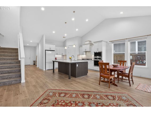 11708 Se DOG MOUNTAIN Ter, Happy Valley, OR 97086