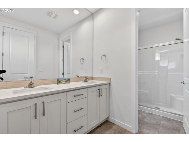 11708 Se DOG MOUNTAIN Ter, Happy Valley, OR 97086