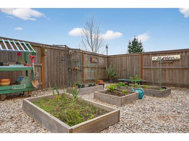 11708 Se DOG MOUNTAIN Ter, Happy Valley, OR 97086