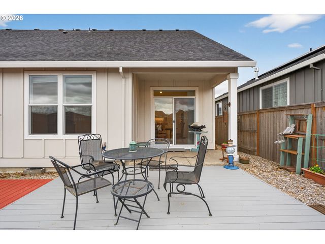 11708 Se DOG MOUNTAIN Ter, Happy Valley, OR 97086