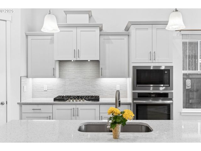 11708 Se DOG MOUNTAIN Ter, Happy Valley, OR 97086