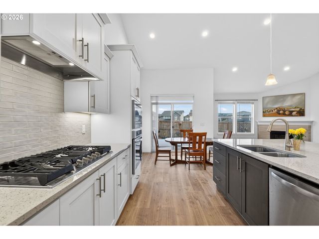 11708 Se DOG MOUNTAIN Ter, Happy Valley, OR 97086