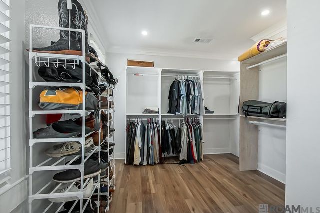 39076 David Dr, Prairieville, LA 70769