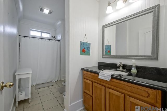 39076 David Dr, Prairieville, LA 70769