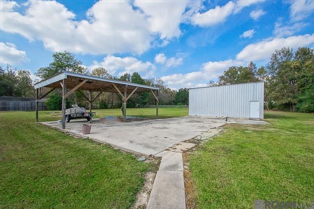 39076 David Dr, Prairieville, LA 70769