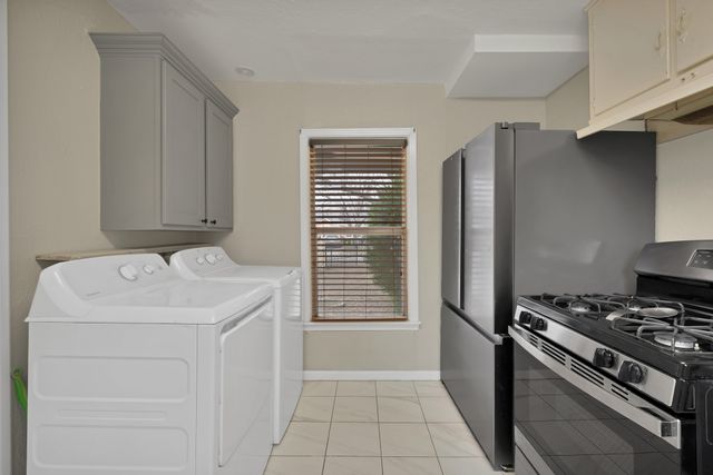1505 Woodlawn Street, River Oaks, TX 76114