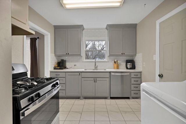 1505 Woodlawn Street, River Oaks, TX 76114