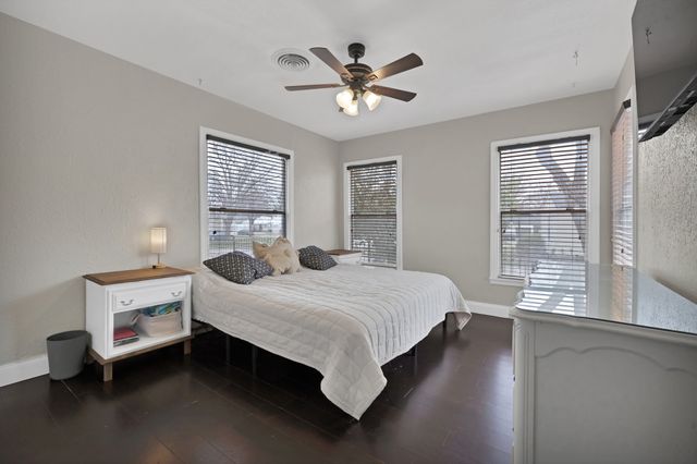 1505 Woodlawn Street, River Oaks, TX 76114