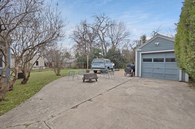 1505 Woodlawn Street, River Oaks, TX 76114