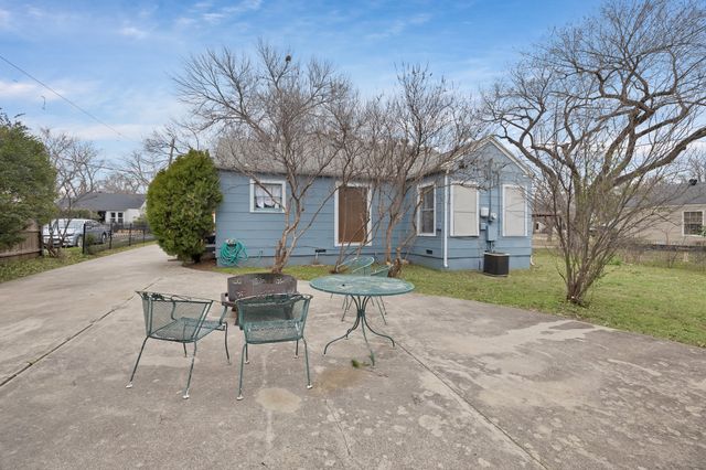 1505 Woodlawn Street, River Oaks, TX 76114