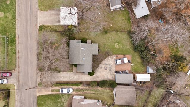 1505 Woodlawn Street, River Oaks, TX 76114