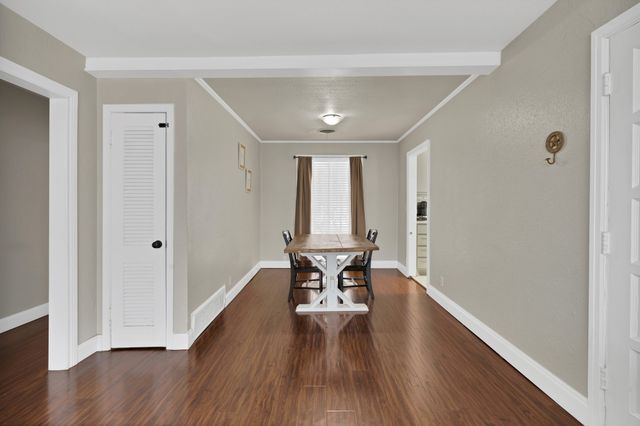 1505 Woodlawn Street, River Oaks, TX 76114