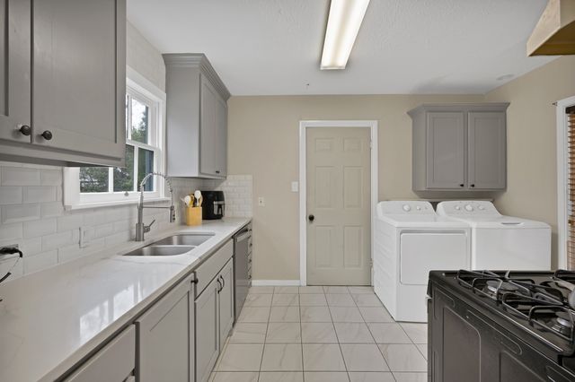 1505 Woodlawn Street, River Oaks, TX 76114