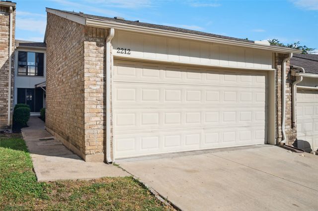 2212 Salem Drive, Carrollton, TX 75006