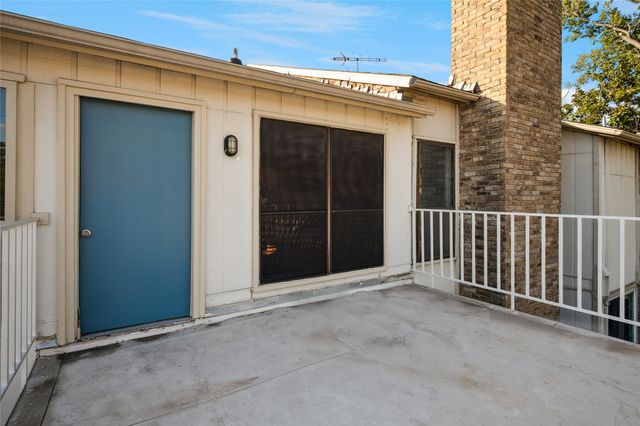 2212 Salem Drive, Carrollton, TX 75006