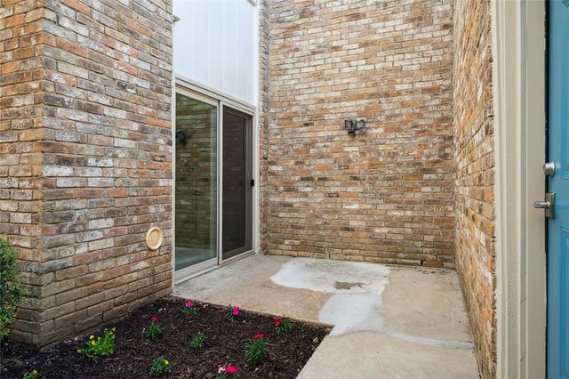 2212 Salem Drive, Carrollton, TX 75006