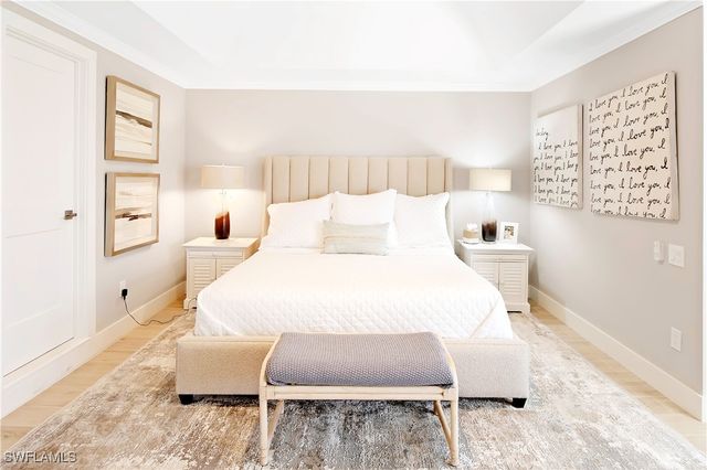 105 La Peninsula BLVD 105, Naples, FL 34113