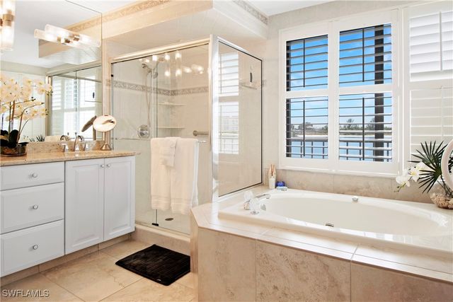 105 La Peninsula BLVD 105, Naples, FL 34113