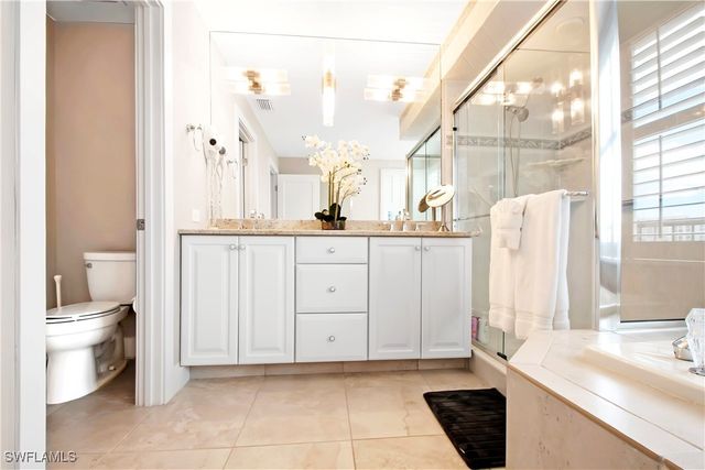 105 La Peninsula BLVD 105, Naples, FL 34113