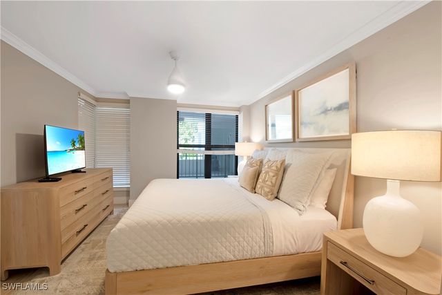 105 La Peninsula BLVD 105, Naples, FL 34113